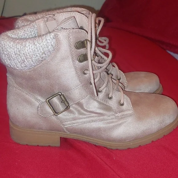 Girls/women boots - Picture 2 of 4